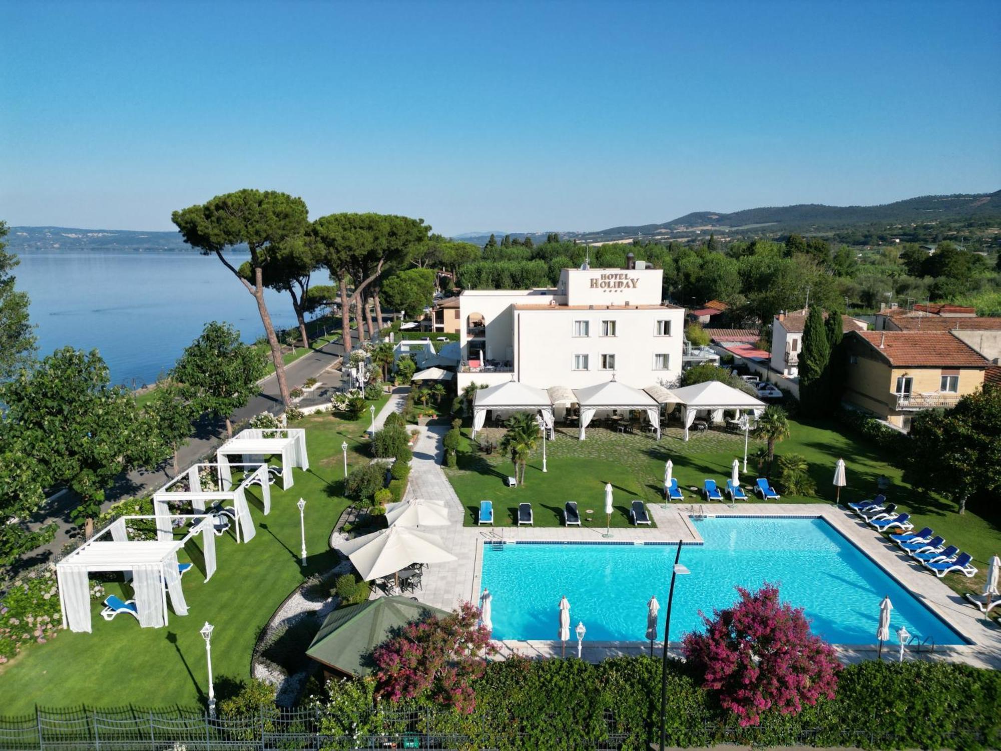 Hotel Holiday Sul Lago Bolsena Exterior photo