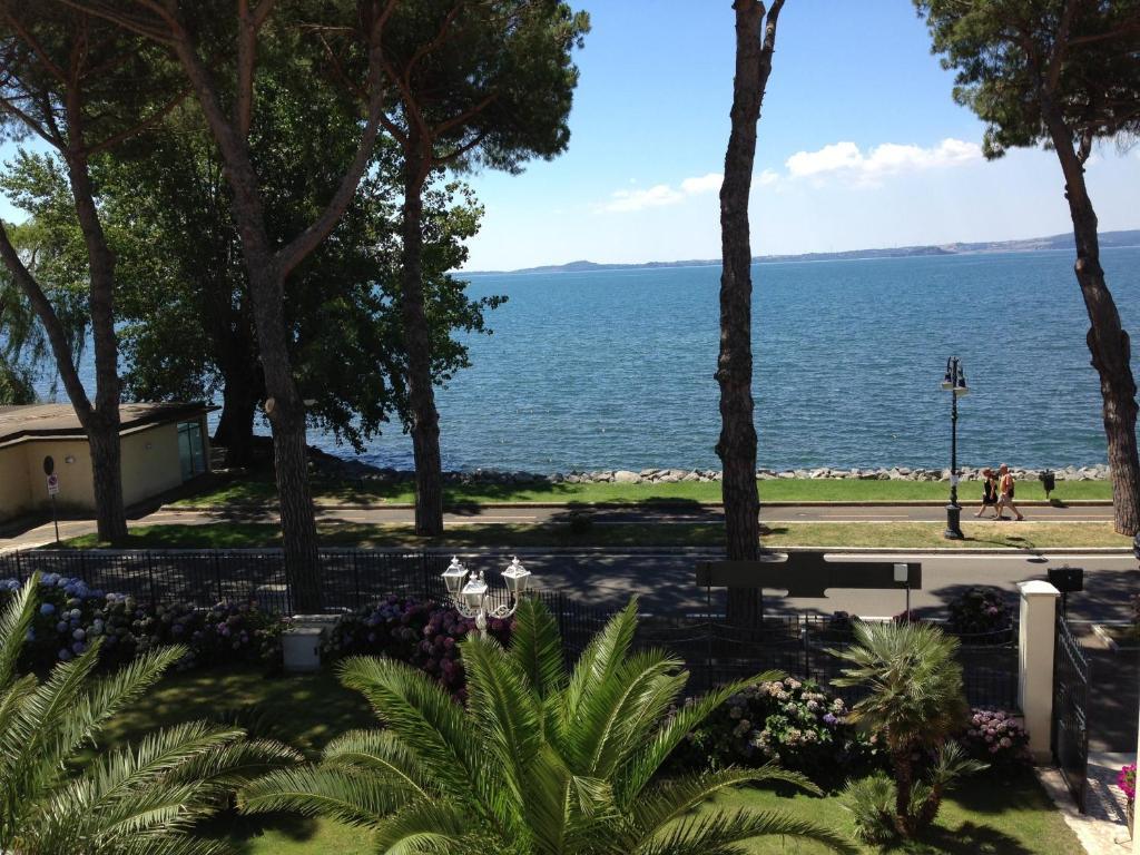 Hotel Holiday Sul Lago Bolsena Exterior photo